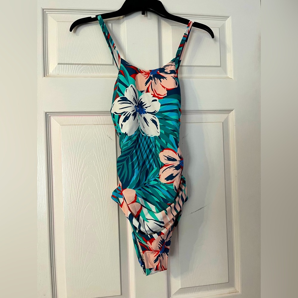 Flowered 1 piece swimsuit